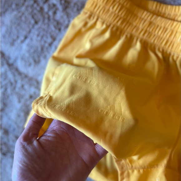 Adidas runny shorts - Picture 4 of 4